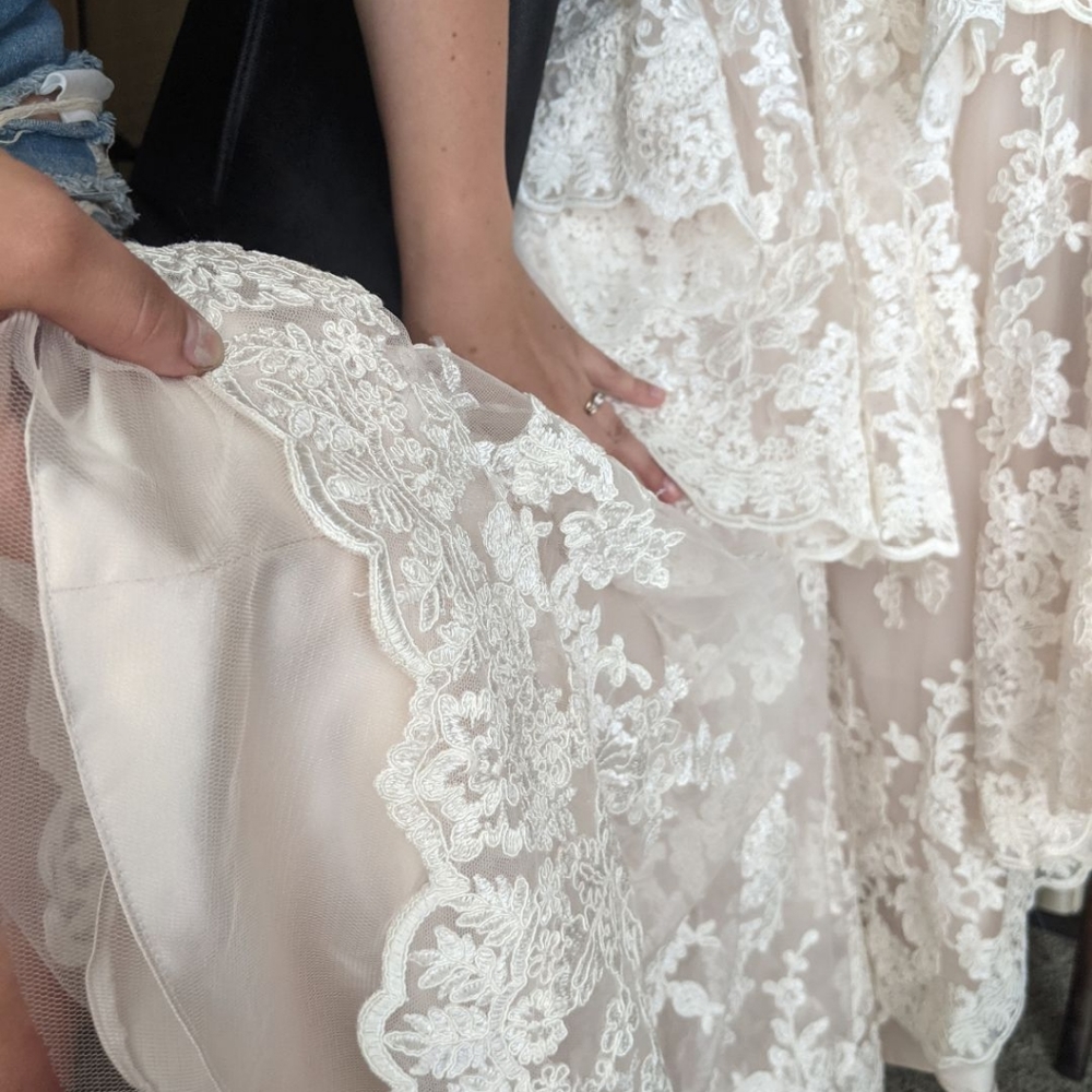 Strapless Lace Dramatic Train Wedding Dress Ivory Champagne Size 8 - Picture 5 of 12